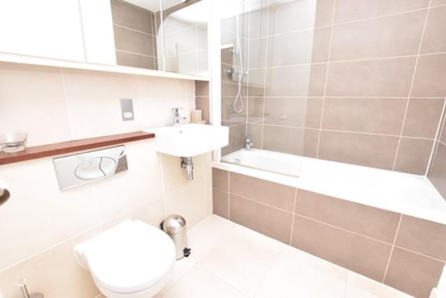 Seaview, Luxury Apartment, 2 Min Walk To Porth Beach Ньюки Экстерьер фото